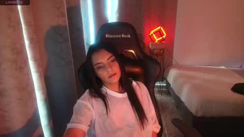 Paola online show from 11.02.25