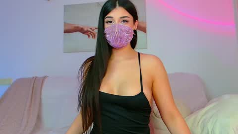 Snapshot of the__sabenna chatting on 12.01.24 Madina online show from 12.01.24