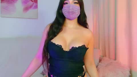 Snapshot of the__sabenna chatting on 11.06.25 Madina online show from 11.06.25