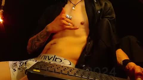 Snapshot of the_anfitrion69 chatting on 12.25.24 GIORGGIO online show from 12.25.24