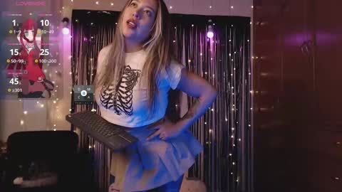 Snapshot of the_crazy_latina chatting on 10.16.25 Giovanna online show from 10.16.25