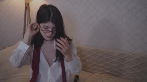 EllaLyn online show from 11.03.25