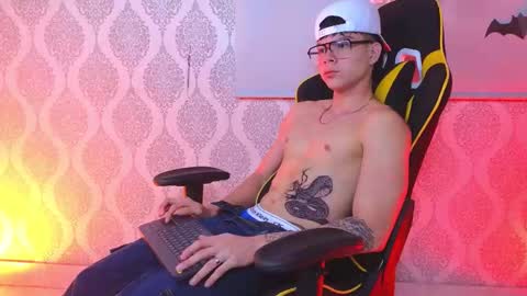 Snapshot of the_dean_boy chatting on 10.19.25 Ithan and Leo online show from 10.19.25