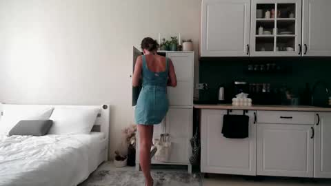 Mia online show from 09.14.25
