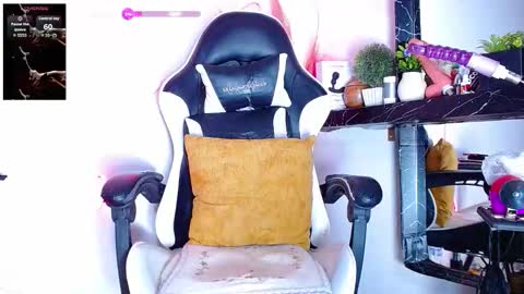 the dog lian online show from 11.26.25