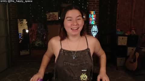 Snapshot of the_happy_space chatting on 07.30.26 MATERNITY LEAVE online show from 07.30.26