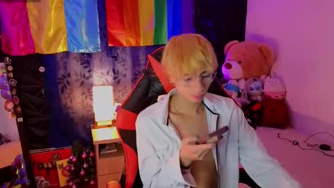 Matt independent model  online show from 12.16.24
