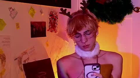 Matt independent model  online show from 12.21.24