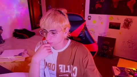 Matt independent model  online show from 12.27.24