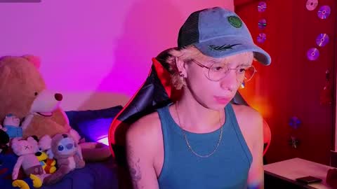 Matt independent model  online show from 01.22.25