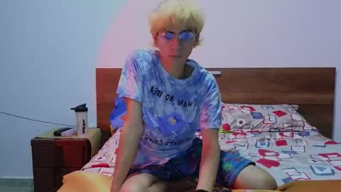 Matt independent model  online show from 01.30.25