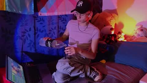 Matt independent model  online show from 02.06.25
