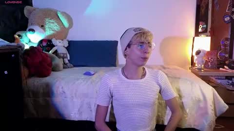 Matt independent model  online show from 03.02.25