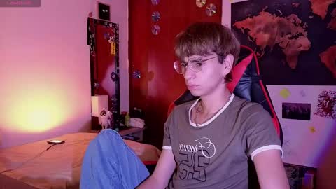 Matt independent model  online show from 03.11.25
