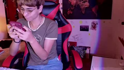 Matt independent model  online show from 03.11.25