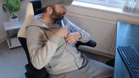 Snapshot of the_sensual_masturwait chatting on 09.25.25 the_sensual_masturwait online show from 09.25.25