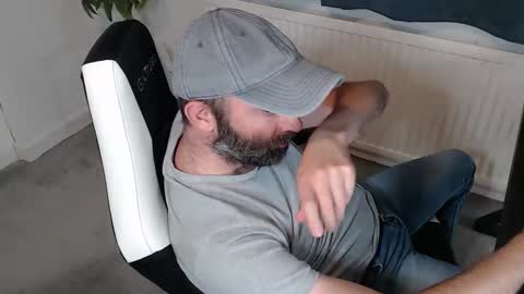 Snapshot of the_sensual_masturwait chatting on 09.30.25 the_sensual_masturwait online show from 09.30.25