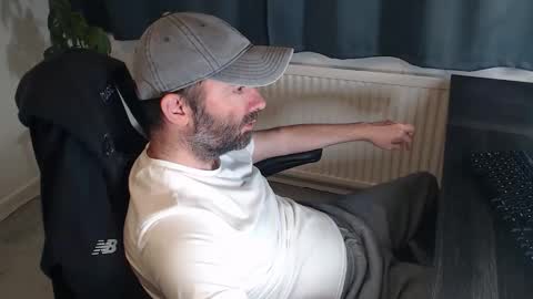 Snapshot of the_sensual_masturwait chatting on 10.14.25 the_sensual_masturwait online show from 10.14.25