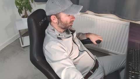 Snapshot of the_sensual_masturwait chatting on 10.24.25 the_sensual_masturwait online show from 10.24.25