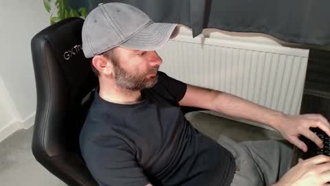 Snapshot of the_sensual_masturwait chatting on 10.28.25 the_sensual_masturwait online show from 10.28.25