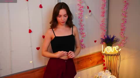 My name is Cynthia and Im very happy to see you in my sweet room  online show from 04.26.26