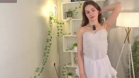 My name is Cynthia and Im very happy to see you in my sweet room  online show from 06.16.26