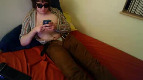 Snapshot of the_vintage_voyeur chatting on 02.14.25 the_vintage_voyeur online show from 02.14.25