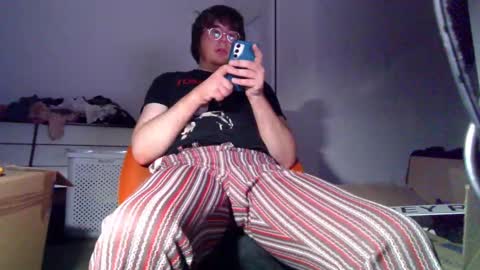 Snapshot of the_vintage_voyeur chatting on 09.19.25 the_vintage_voyeur online show from 09.19.25