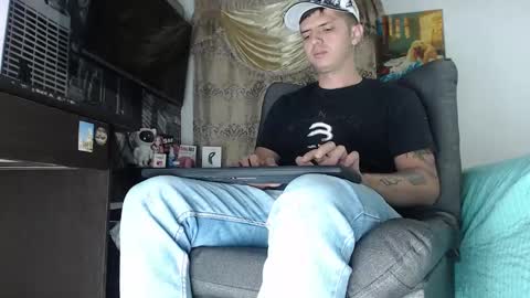 Snapshot of theangelmiguel chatting on 01.24.25 Miguel Angel online show from 01.24.25