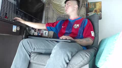 Snapshot of theangelmiguel chatting on 01.26.25 Miguel Angel online show from 01.26.25