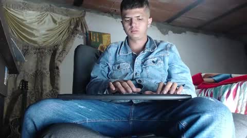 Snapshot of theangelmiguel chatting on 02.23.25 Miguel Angel online show from 02.23.25