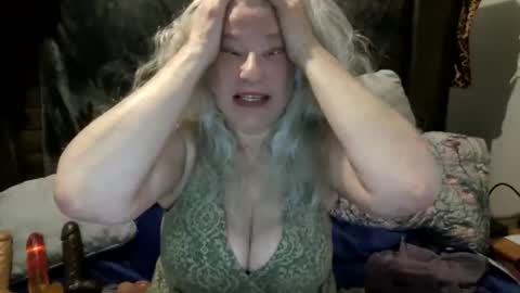 Snapshot of thearcticmilf chatting on 04.25.26 The Arctic Milf online show from 04.25.26