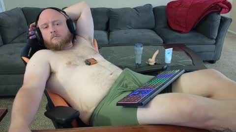 Snapshot of theballboy chatting on 10.18.25 theballboy online show from 10.18.25