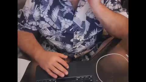 The Bear King online show from 10.12.25