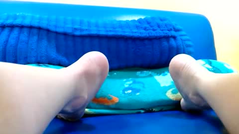 Snapshot of thebestpussyhairy chatting on 10.19.25    Karla    online show from 10.19.25