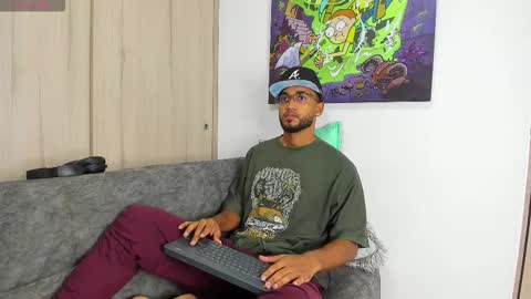 Snapshot of theblack_frank chatting on 12.02.25 theblack_frank online show from 12.02.25