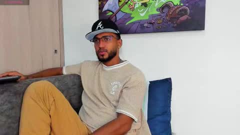 Snapshot of theblack_frank chatting on 12.04.25 theblack_frank online show from 12.04.25