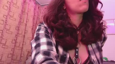 Snapshot of thecherry_paulette chatting on 01.30.25 Paulette online show from 01.30.25