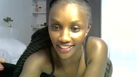 Snapshot of thecumgoddess21 chatting on 10.28.25 SWEET FREAKY DOLL online show from 10.28.25