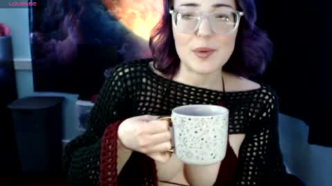 Snapshot of thedaisymoon chatting on 02.26.25 thedaisymoon online show from 02.26.25