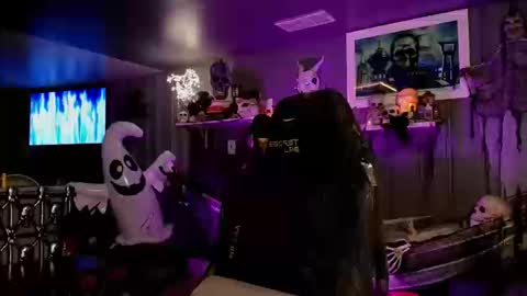 Snapshot of theehhteam chatting on 10.19.25 H online show from 10.19.25