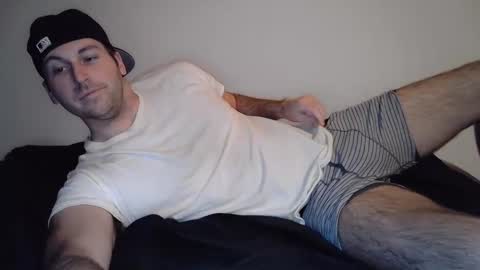 Snapshot of theetwohander chatting on 03.05.25 Theetwohander online show from 03.05.25