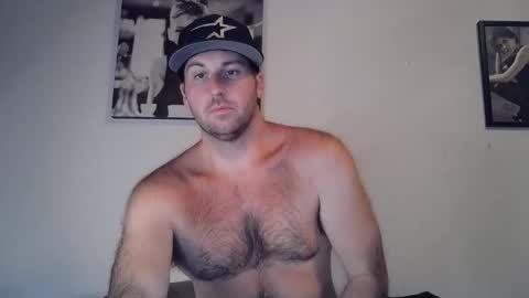 Snapshot of theetwohander chatting on 09.12.25 Theetwohander online show from 09.12.25