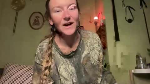 Snapshot of thefoxglovefairy chatting on 10.30.25 Fae online show from 10.30.25