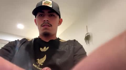 Snapshot of theglorious2002 chatting on 09.15.25 theglorious2002 online show from 09.15.25