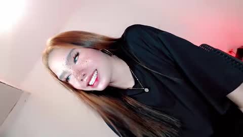 Snapshot of thehornygirl_laisa chatting on 01.09.25 laisa online show from 01.09.25