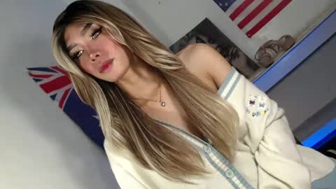 Snapshot of thehornygirl_laisa chatting on 06.25.26 laisa online show from 06.25.26