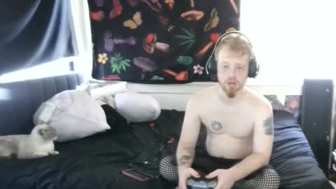 Snapshot of thehotfoxdd chatting on 09.20.25 fuzzyfox online show from 09.20.25