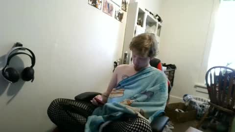 Snapshot of thehotfoxdd chatting on 02.14.26 fuzzyfox online show from 02.14.26