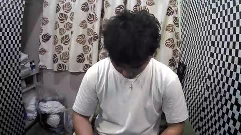 Xerxis online show from 02.05.25